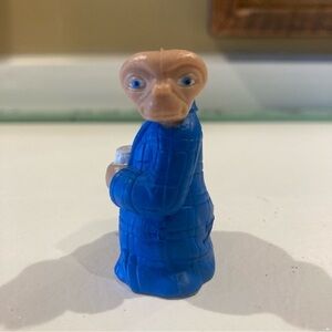 E.T. Vintage 1982 Universal Studios PVC Figurine Figure Blue Robe LJN 2” Toy